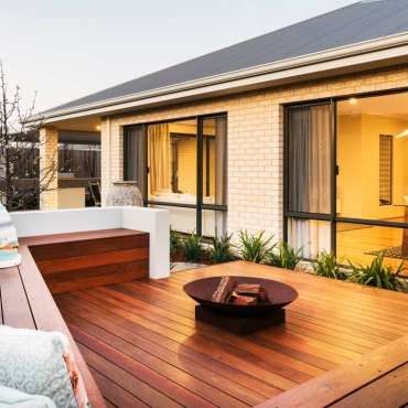 Flyscreens & Doors